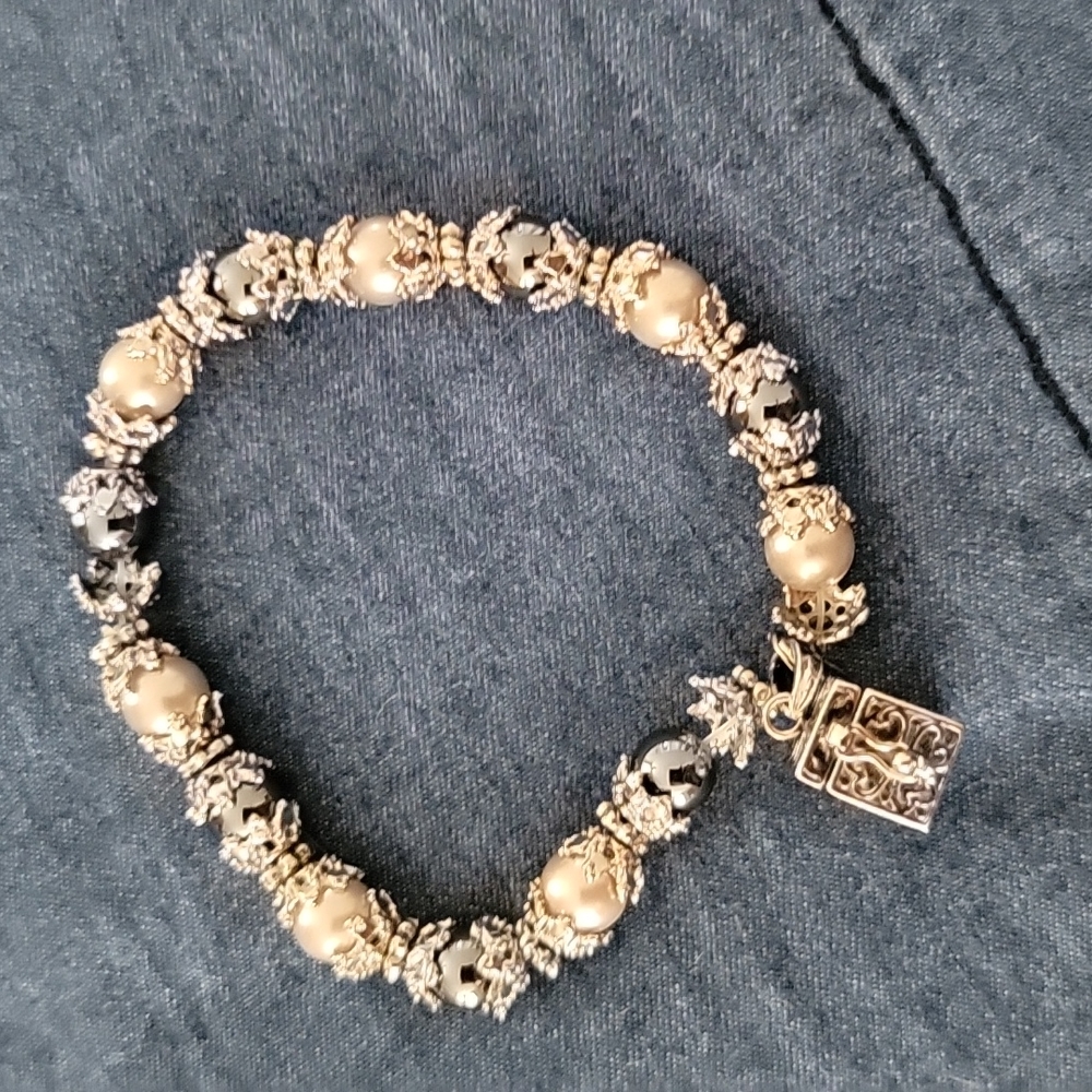 Locket bracelet - Picture 3 of 6